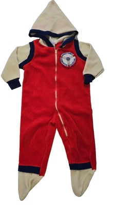 Mono de bebé con capucha Doc Spun Corvette Club de colección 12 meses rojo polar con patas Foto 1 de 4