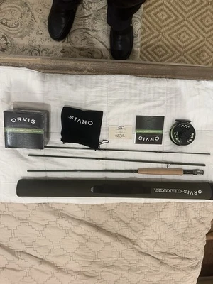 Caña de pescar con mosca Orvis y carrete con caja y estuche de caña de pescar con honda Foto 1 de 4