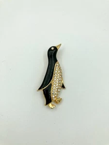 Vintage Gold Tone Penguin Brooch - Black Enamel - Clear Rhinestones Christmas - Picture 1 of 4