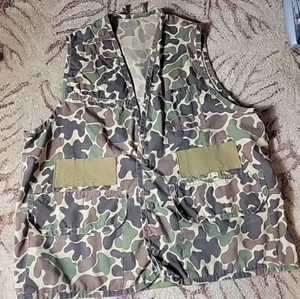 Sports Extra Large Camo Hunting Vest Padded Shoulder Vintage Ripped  - Picture 1 of 13