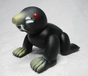 Marmit ULTRA Q Tsuburaya Mogura Monster BABY MONGLER Mole Kaiju 4,33" Ultraman - Imagen 1 de 19