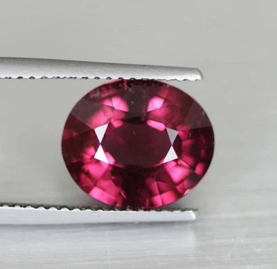 4.67ct Stunning 100% Natural Purple Pink Rhodolite Garnet - Image 1 of 2