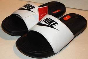 Nike Victori One Slides Uomo Taglia 9 CN9675-005 Nero/Bianco - Foto 1 di 3