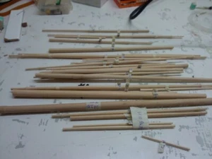 HMS Escala Sorpresa 1/75 Mástil Pieza Repuesto Accesorios Mástiles Acabados - Imagen 1 de 11