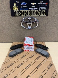 Toyota Prius C 2012-2019 pastillas de freno delanteras genuinas TCMC 04465AZ223 - Imagen 1 de 3