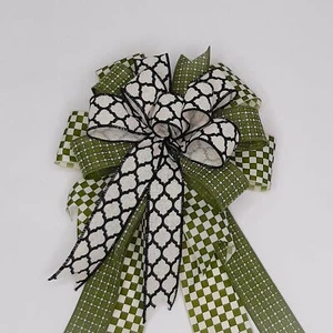 Arco del día de San Patricio, crema con estampado de celosía, musgo con estampado de puntada, musgo Ch - Imagen 1 de 2