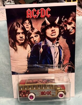Autobús Escolar Hot Wheels AC DC Famous Rock Band Tour Bus It’s A Custom Real Riders Foto 1 de 4