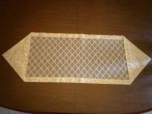 Beautiful Gray and white table runner - Picture 1 of 1