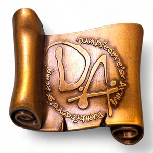 Harry Potter Pin Universal Studios DA Dumbledore's Army Scroll Pin - Picture 1 of 3
