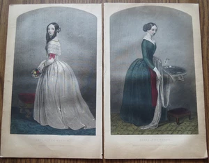 PAAR DAMENMODE HANDKOLORIERTE DRUCKE um 1840 GODEYS KLEIDTRÄGERIN SCHNEIDERIN - Bild 1 von 4