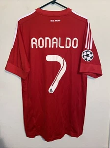 Real Madrid Jersey Cristino Ronaldo 2011/12 Red Third Kit Champions League Large - Picture 1 of 24