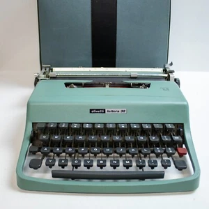 Schreibmaschine - OLIVETTI LETTERA 32 - mit Tasche - Design - um 1963 - Afbeelding 1 van 6
