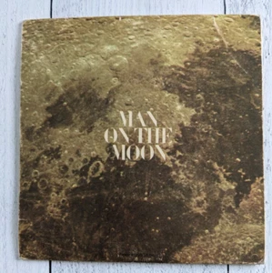 Man On The Moon Walter Cronkite CBS 7" Vinyl 45 rpm Record & Sleeve - Imagen 1 de 4