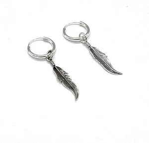 925 Sterling Silber Klapp Feder Charm Ohrhänger Creolen - Bild 1 von 3