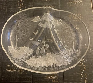 Mikasa Walther Milchglas geteilte Schale mit malerischen Radierungen 8”x11” - Bild 1 von 7