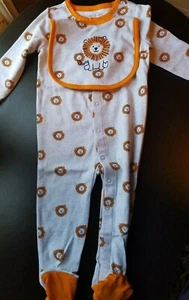 BOYS INFANT BUNDLES BABY PLACE LION FOOTIE WITH BIB 2 PC SIZE 3-6 MONTHS NWT - Picture 1 of 12