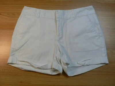 # MAISON JULES WOMEN SZ 6 (31x4) WHITE SHORTS-LOW RISE-CUFFED-STRETCH-EUC - Image 1 of 4