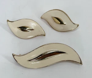 Weiße Emaille goldfarben Clip auf Ohrring & Brosche 2,5" Set - Bild 1 von 6