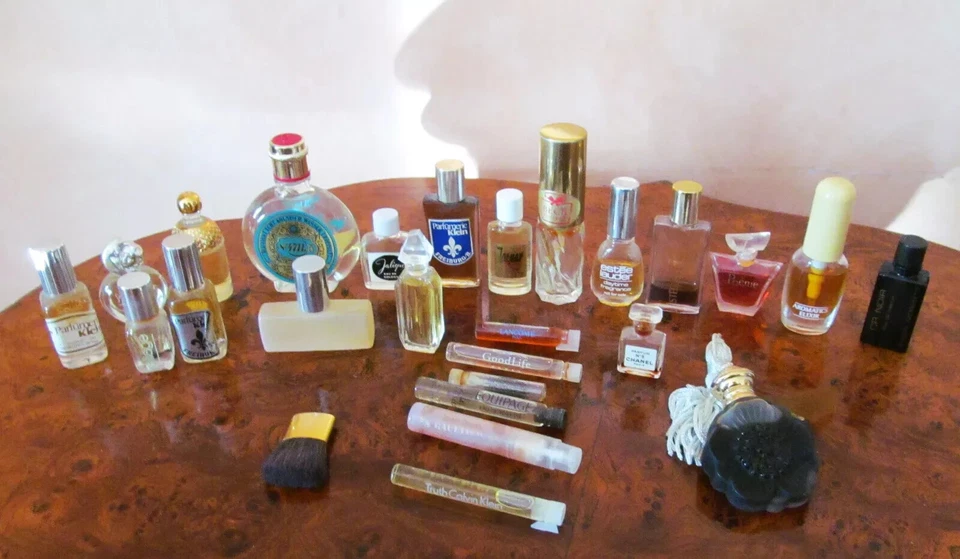 Konvolut an Mini Flacon Original Parfüm für Damen Sammlerstücke Raritäten - Bild 1 von 4