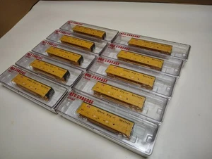 N Scale Train 10 Red Caboose Thrall 54' Boxcars Green Bay & Western💫10SET-T1 - Picture 1 of 21