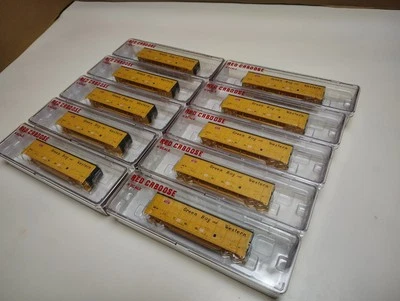 N Scale Train 10 Red Caboose Thrall 54' Boxcars Green Bay & Western💫10SET-T1 - Image 1 of 4