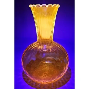 Vintage mundgeblasene Cadmium leuchtende Glasvase mit Wirbeln 6" hoch gelb - Bild 1 von 8