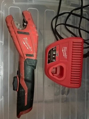 Milwaukee M12 12V Lithium-Ion Cordless Copper Tubing Cutter Tool-Only 2471-20 - Image 1 of 4