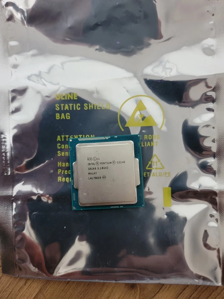 Intel Pentium G3240 Processor (BX80646G3240) - Image 1 of 1