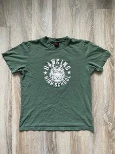 Nike Shirt Mens Stranger Things Green Large Hawkins High School Netflix - Picture 1 of 5