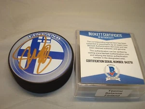 Teemu Selanne signed Team Finnland Hockey Puck handsigniert Beckett BAS COA 1C - Bild 1 von 3