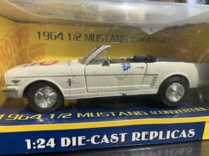 1964 ford mustang diecast car 1/24 Scale - Picture 1 of 4