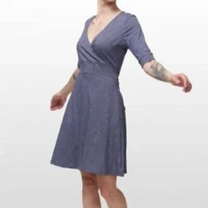 Toad&Co Kleid Damen kleines Queue Wickel Cafe Bio Outdoor Wandern Komfort Mini - Bild 1 von 9