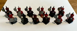 12 Plastic Chaos Dwarf Warriors - Warhammer Fantasy Battle 1994 - Picture 1 of 3