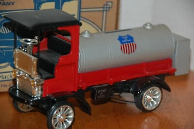 Ertl stock #H626 Union oil 1910 Mack trailer - Image 1 of 2
