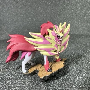Pokemon Figure Shiny Zamazenta Limited Edition Collectible Mini Figure - Picture 1 of 3