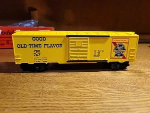 KMT, KRIS MODEL TRAINS, #747 Pabst Blue Ribbon Boxcar. - Picture 1 of 11