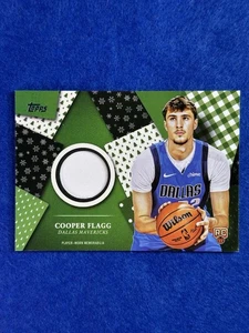 2025-26 Topps Baloncesto Holiday Cooper Flagg Vacaciones Reliquia Jugador Usado HR-1 - Imagen 1 de 4