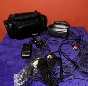 *WORKS!* Panasonic PalmSight PV-L551D VHS-C Camcorder Capture Camera *READ* - Picture 1 of 9