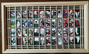 Hanafuda Attack on Titan Ausstellung Limited Edition Natural Cedar Frame Japan - Bild 1 von 7