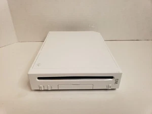 Nintendo Wii Replacement Console Only White RVL-001 Game Cube Compatible Tested - Picture 1 of 6