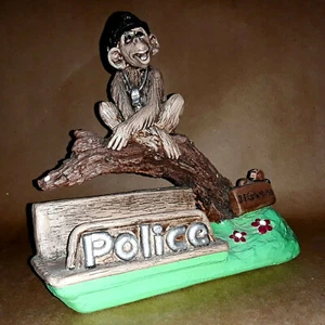  Frauen Gefängnis Kunst Keramik Kartenetui POLIZEI AFFE Florentiner Kunst Studio Gefängnis - Bild 1 von 10