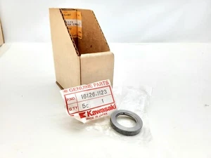 New Kawasaki NOS 16126-1123 FRONT FORK CYLINDER VALVE KAWASAKI KLR250 1986-2005 - Picture 1 of 7