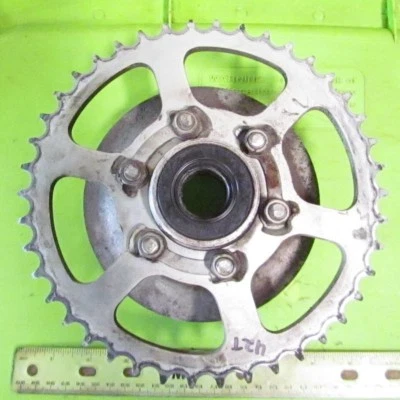 铃木 GS 300 L GS300L Twin 1982 - 1985 42 牙后链轮 +++ — 第 1/3 张图片