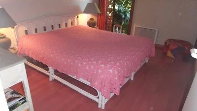 DESSUS de LIT VINTAGE au CROCHET 215x 215cm en coton FUSHIA fait main - Photo 1/4