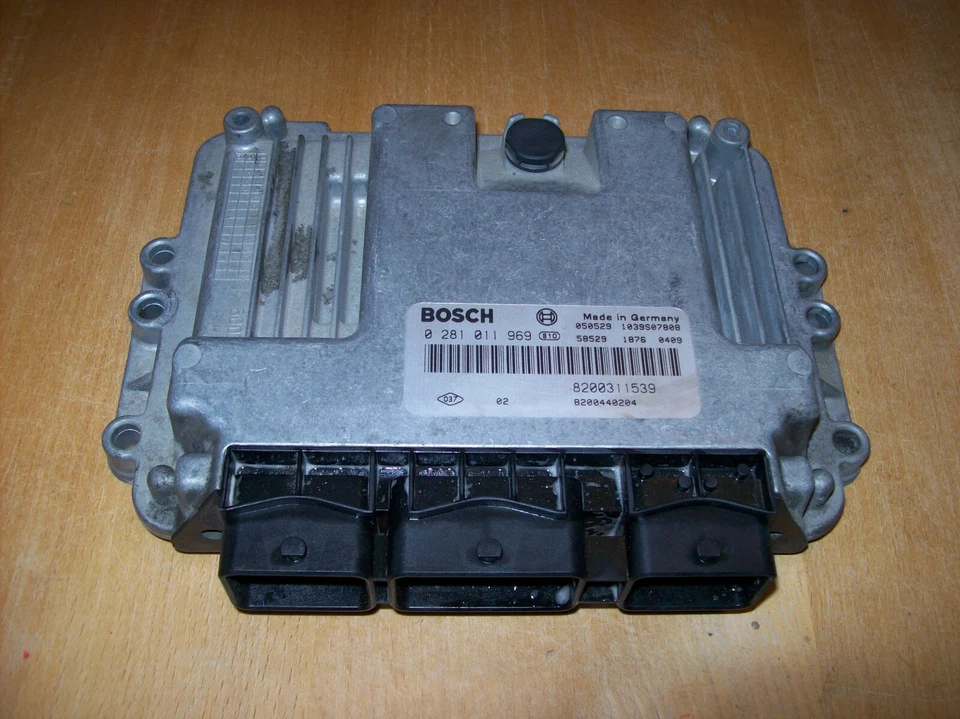 Centralina motore Renault Laguna II 1.9 dCi 0281011969 8200311539 - Immagine 1 di 1