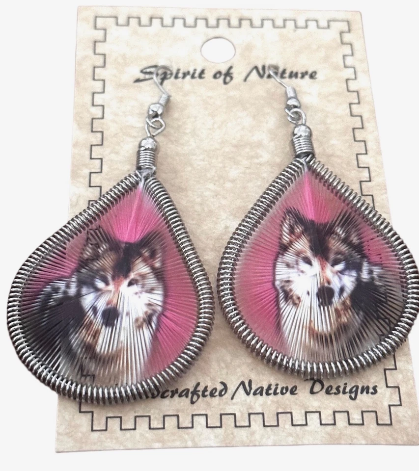 Pendientes Hilo Espíritu de la Naturaleza LOBO - Fondo Rosa Alambre Francés Foto 1 de 1