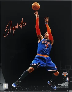 Carmelo Anthony New York Knicks Autographed 11" x 14" Spotlight Photograph - Picture 1 of 1
