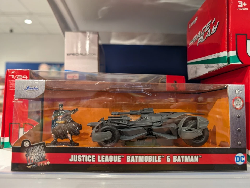 Jada Justice League Batmobile & Batman 1/32 - Immagine 1 di 1
