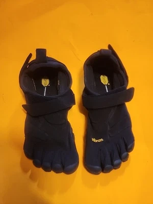 Vibram FiveFingers KMD Sport 2.0 shoes 21M3601 -black size 9-9.5 Men - Image 1 of 4