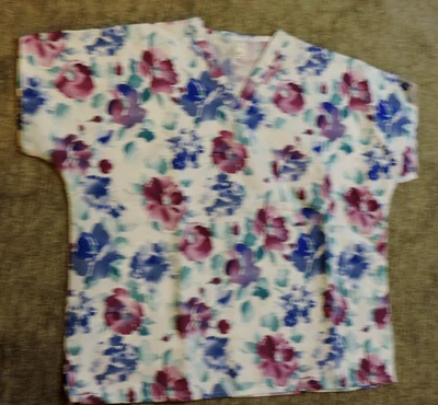 Scrub Top SZ L Floral Print w/chest Pocket-Chest 27"/28"long poly/cotton v-neck - Image 1 of 3